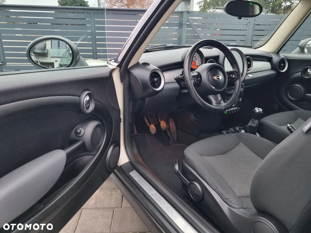 MINI ONE Brick Lane - 32