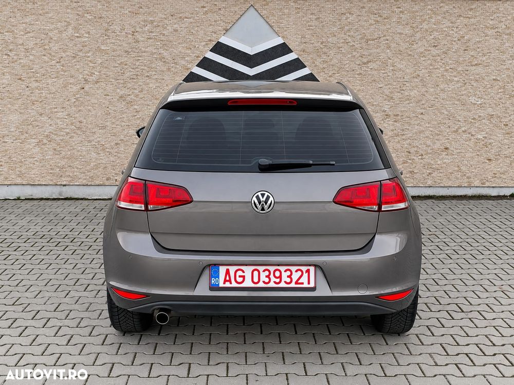 Volkswagen Golf - 5