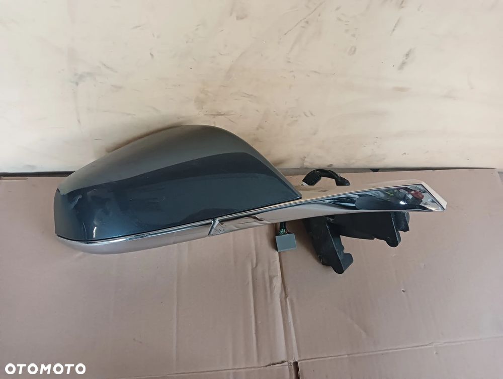 Tesla S LUSTERKO prawe 1041322-00-A - 2