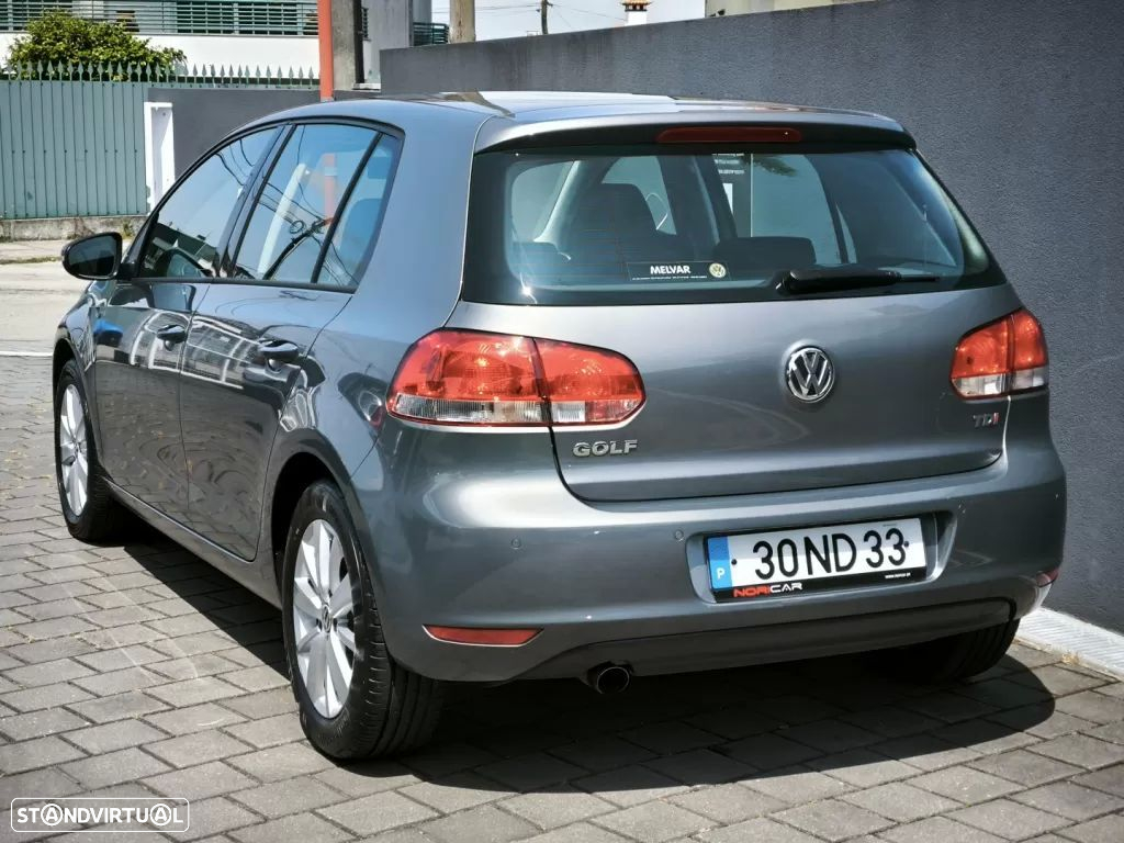 VW Golf 1.6 TDi Confortline DSG - 14