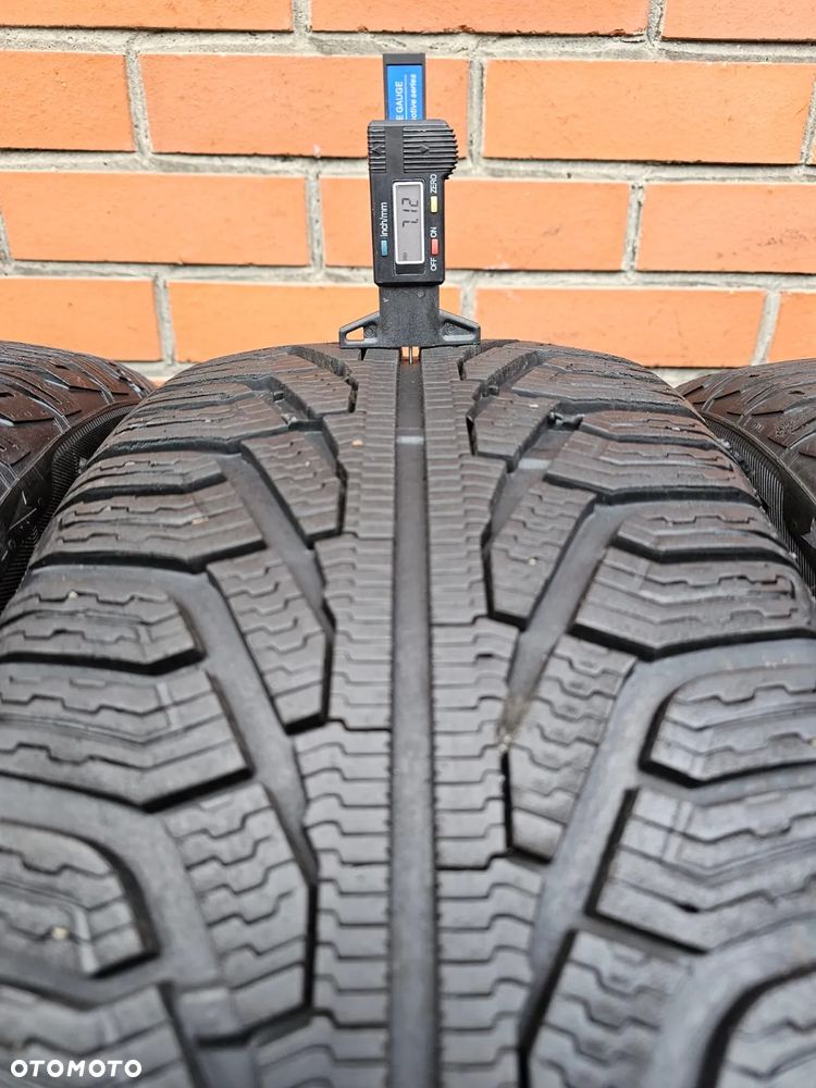 (O10) Ford Kuga Galaxy Volvo V60 Volkswagen Tiguan / 235/55R17 / Uniroyal MS Plus 77 - 5