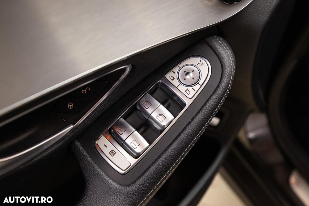 Mercedes-Benz GLC - 33