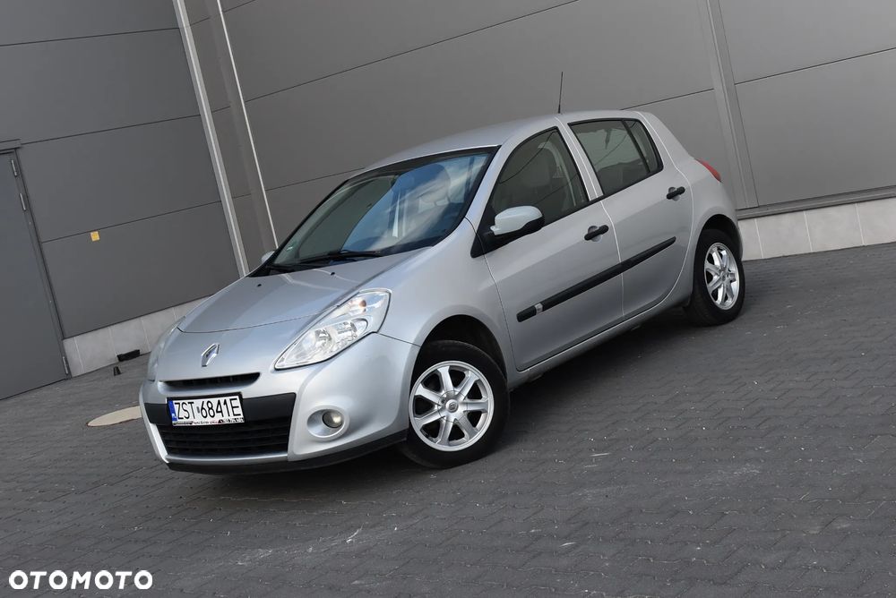 Renault Clio - 28