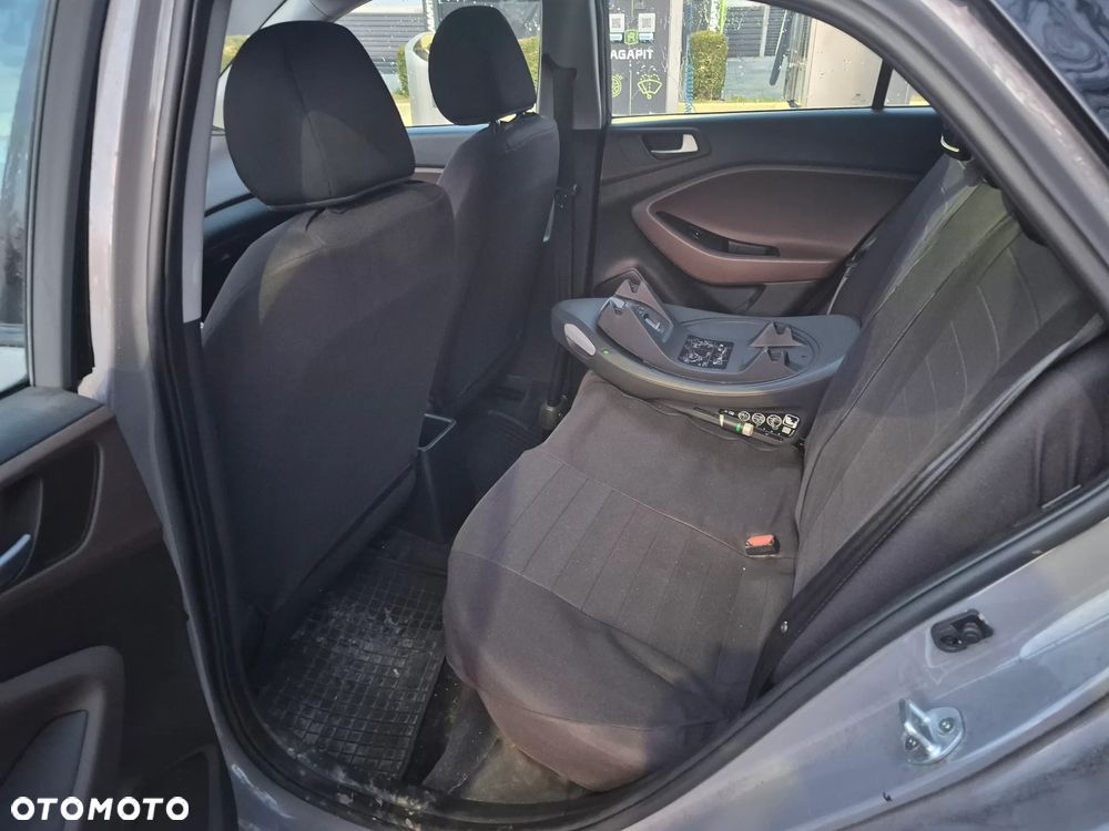 Hyundai i20 1.1 CRDi - 11