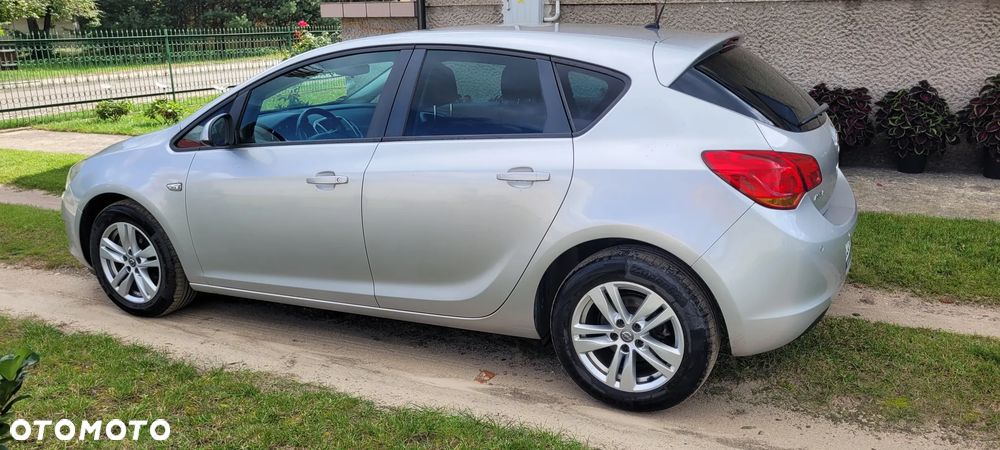 Opel Astra 1.6 Color Edition - 4