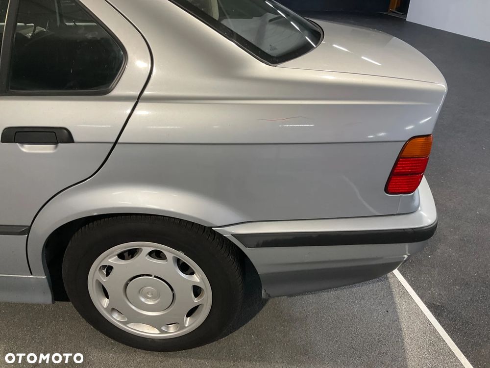 BMW Seria 3 318i - 20