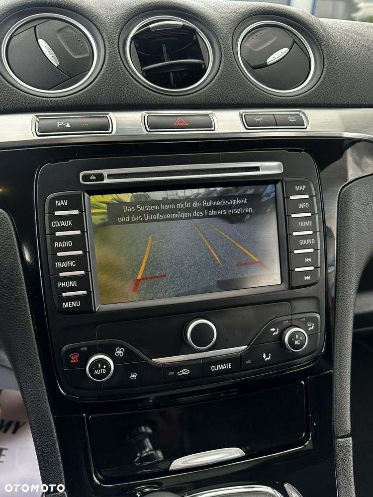Ford S-Max - 11