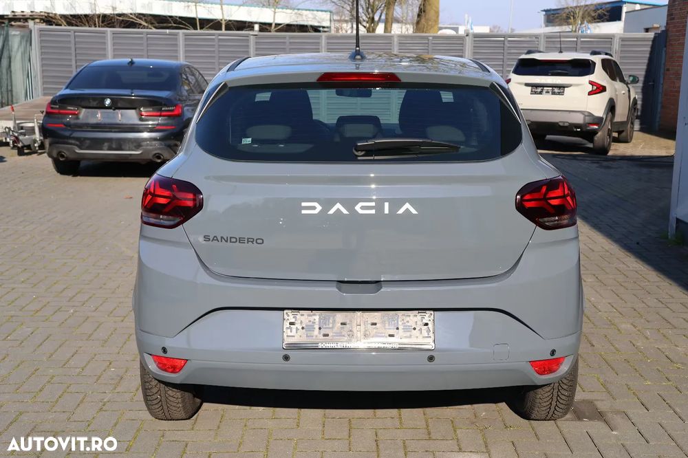 Dacia Sandero SCe 65 Essential - 4