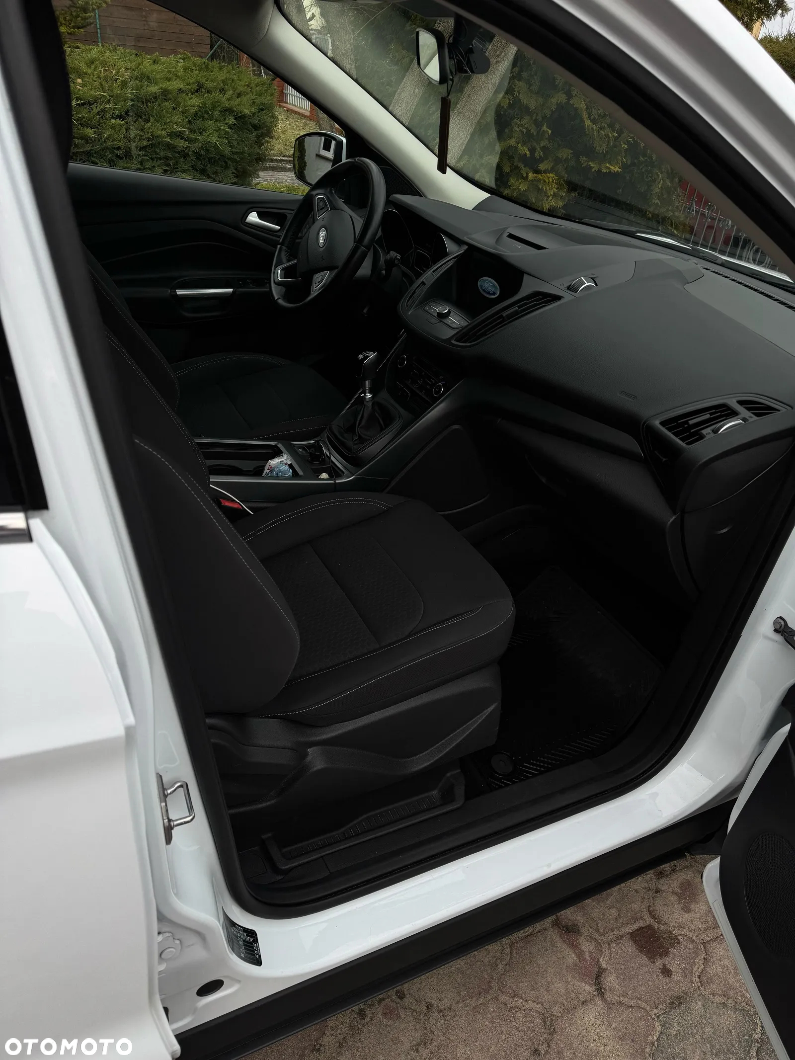 Ford Kuga - 11