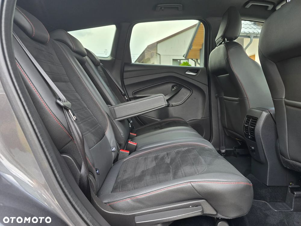 Ford Kuga 2.0 TDCi 2x4 ST-Line - 23
