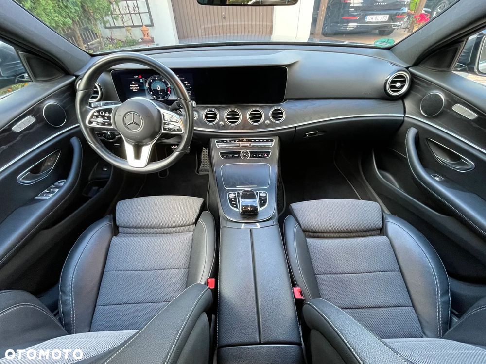 Mercedes-Benz Klasa E 220 d 4Matic T 9G-TRONIC Sportstyle Edition - 6