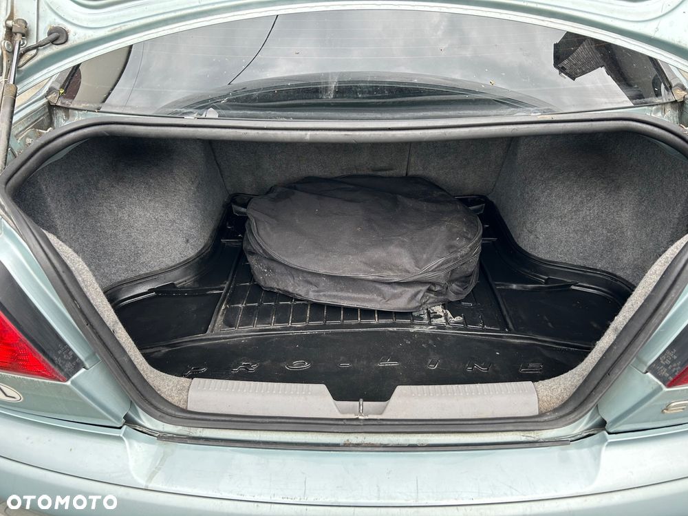 Volvo S40 1.8 - 13