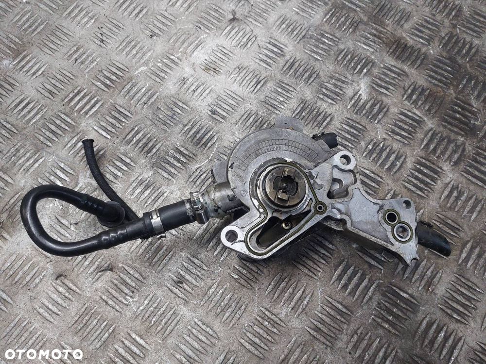 POMPA VACUM VOLKSWAGEN PASSAT B5 FL 1.9 TDI 038145209A LUK ID: 236639 - 1