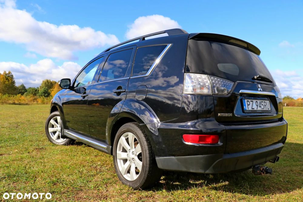 Mitsubishi Outlander - 1