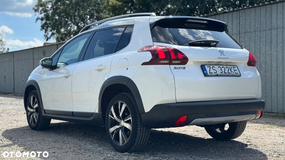 Peugeot 2008 1.2 PureTech Allure S&S - 3