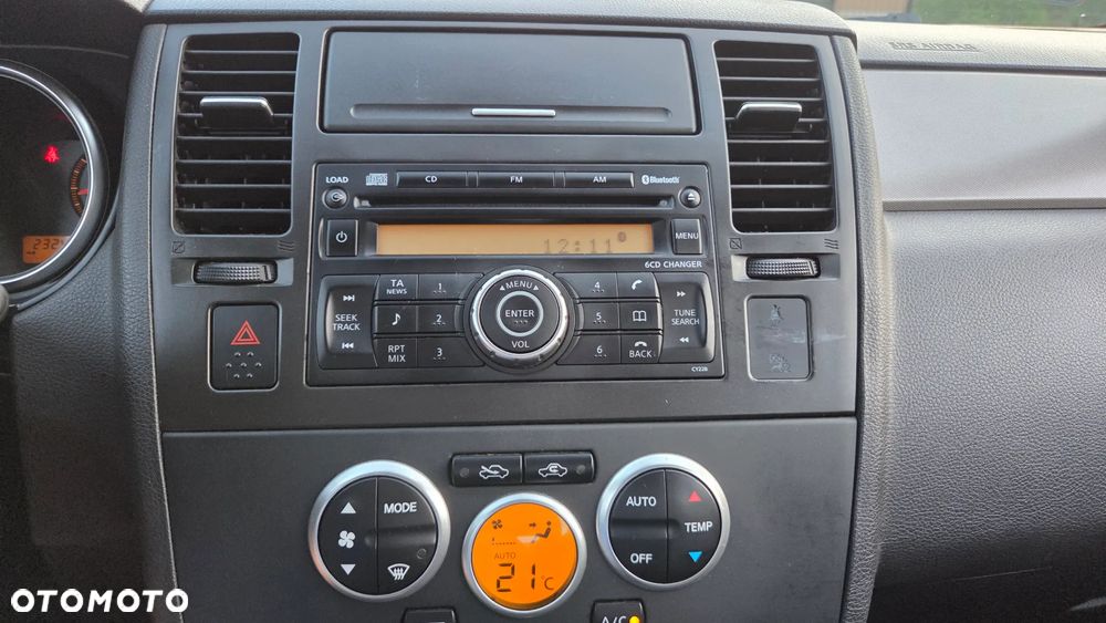 Nissan Tiida 1.6 Tekna - 8