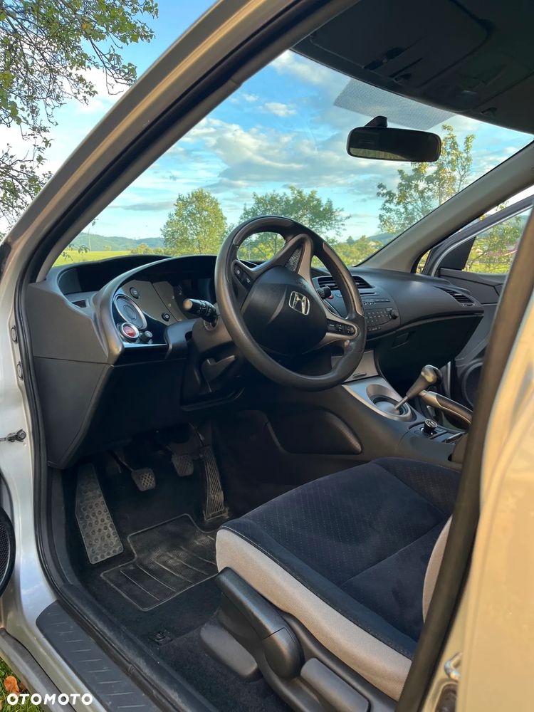Honda Civic 1.8 Comfort - 3
