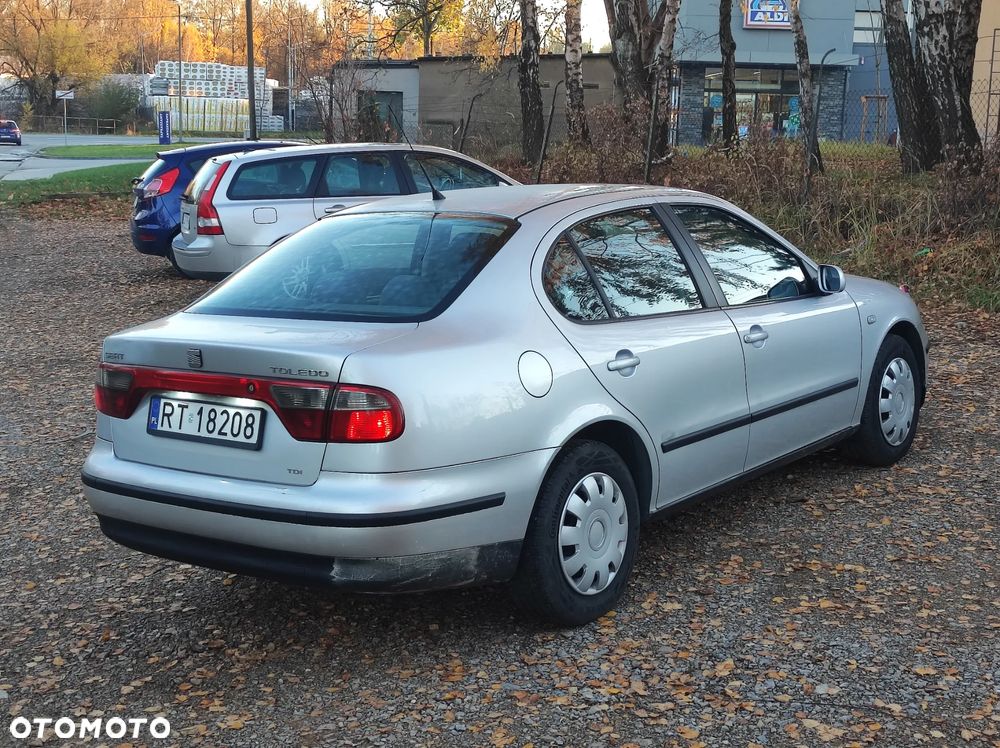 Seat Toledo 1.9 TDI Signo - 4