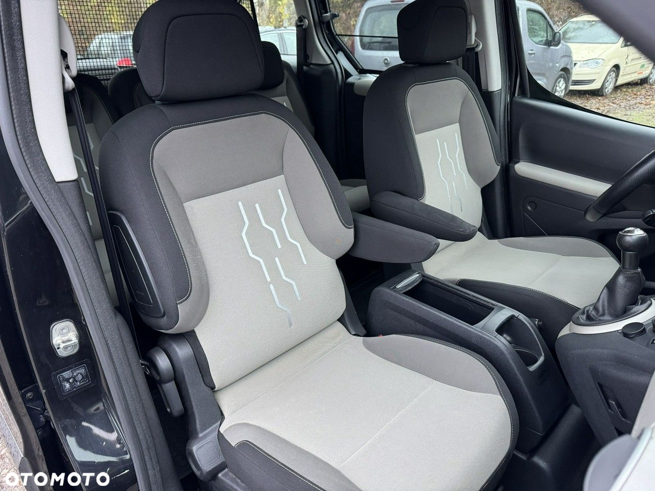 Peugeot Partner - 13