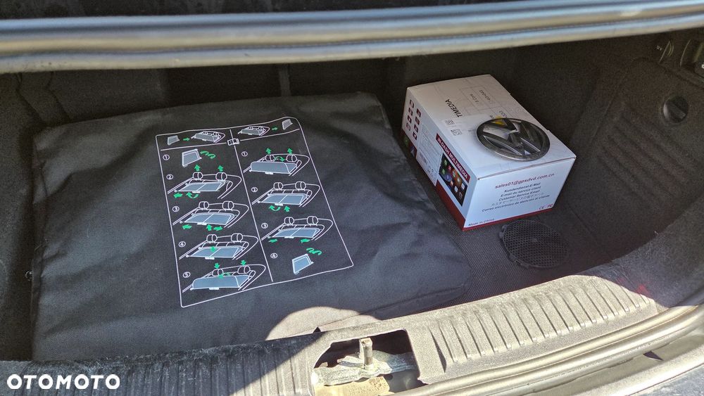 Volkswagen Golf 1.6 TDI DPF Highline - 18