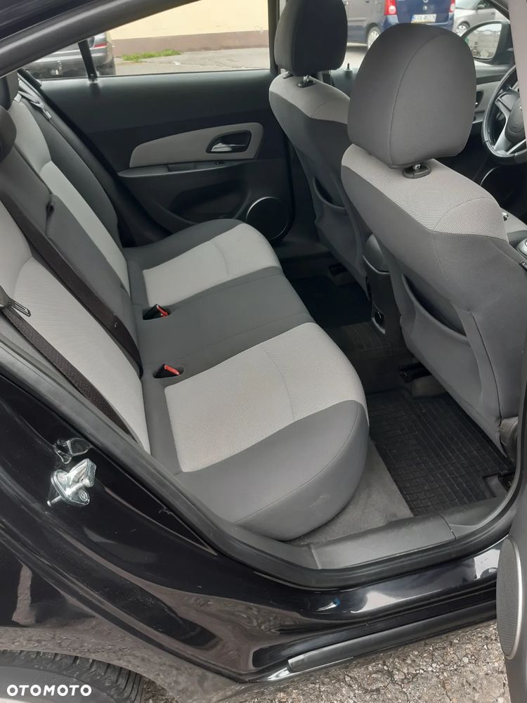 Chevrolet Cruze 1.6 Base - 6