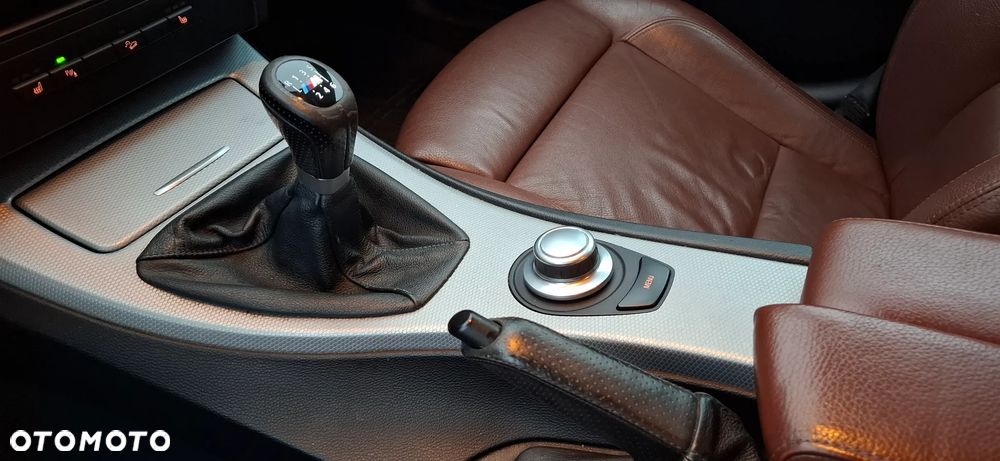 BMW Seria 3 335xi - 16