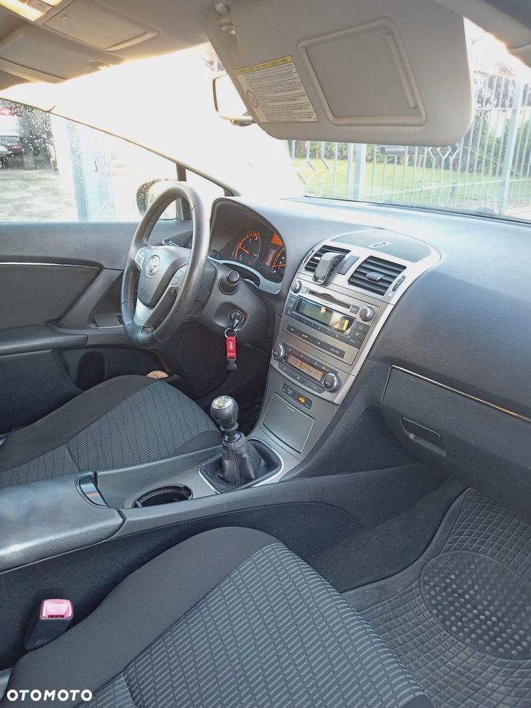 Toyota Avensis 2.0 D-4D Luna - 14
