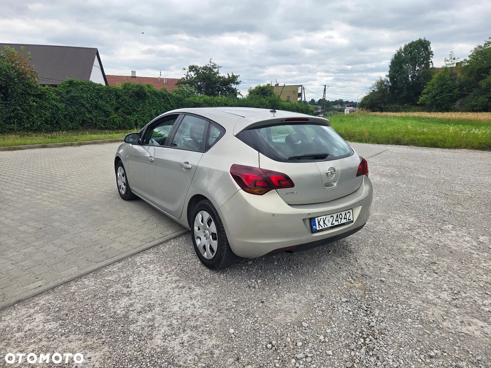 Opel Astra - 8