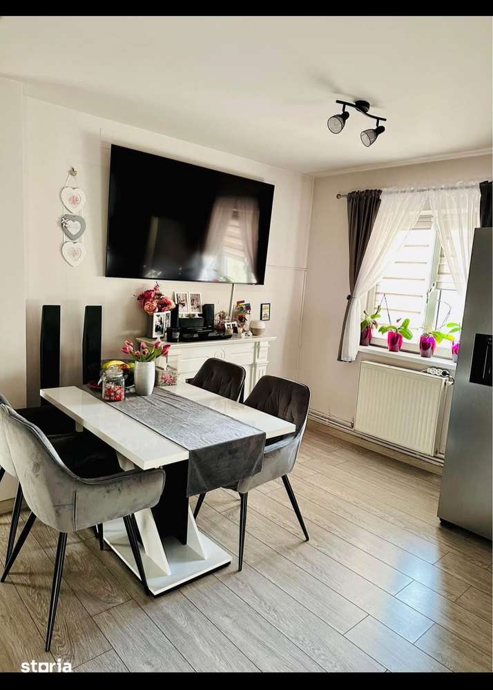 Apartament cu 4 camere - zona centrala - Imagine principală: 3/10