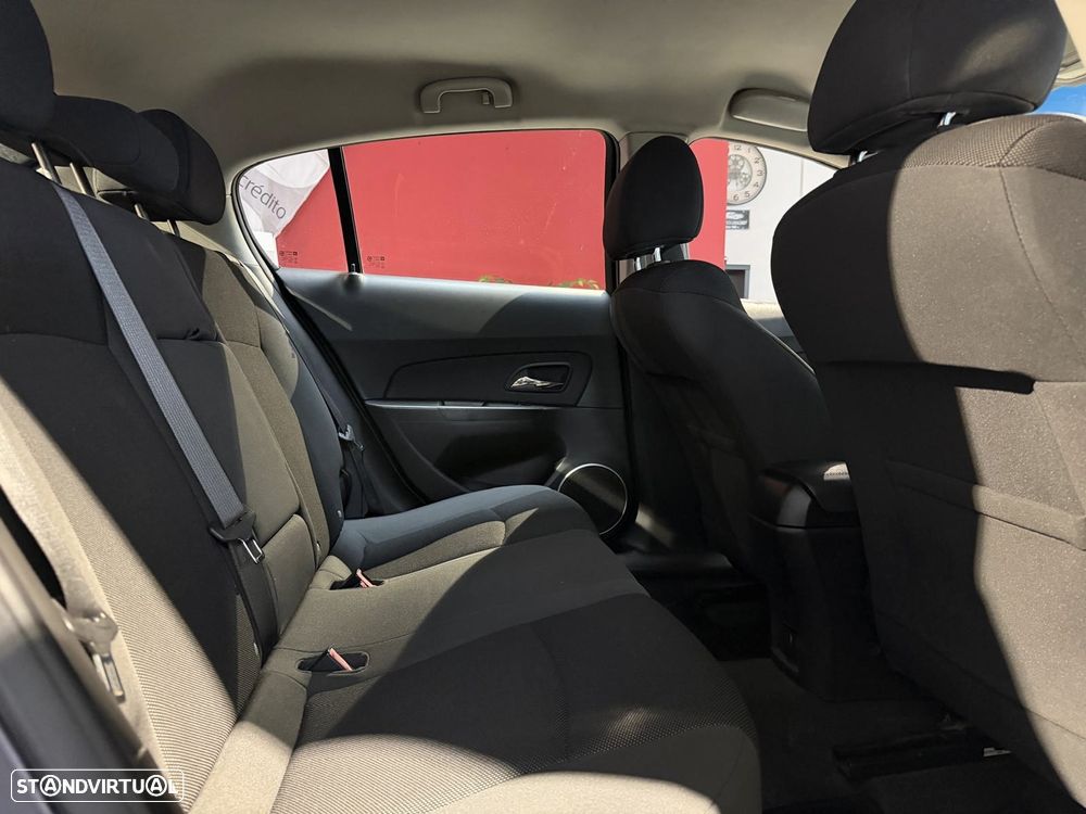 Chevrolet Cruze 1.6 LT - 14