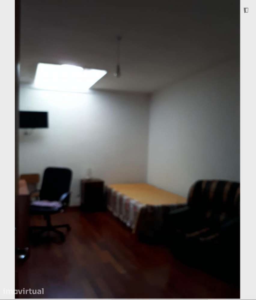 Quarto - localizado em Montes Claros Coimbra - Grande imagem: 3/20