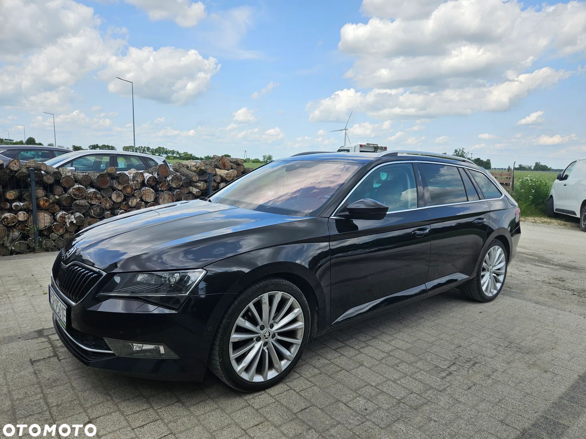 Skoda Superb Combi 2.0 TDI DSG Premium Edition - 1