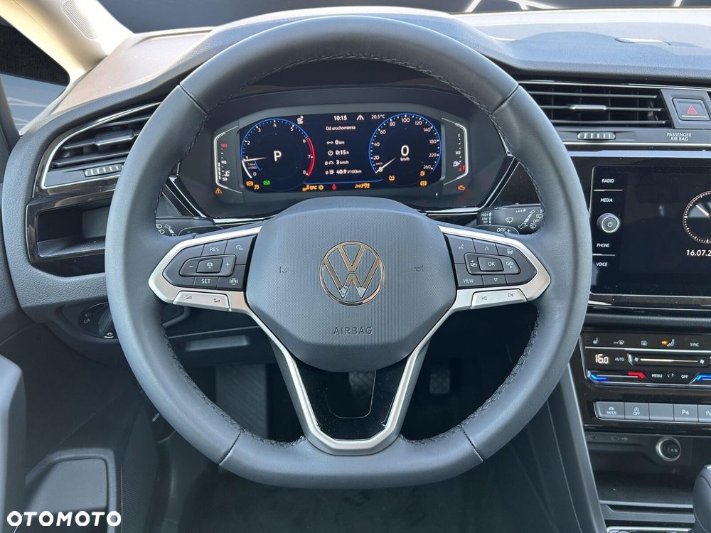 Volkswagen Touran - 13