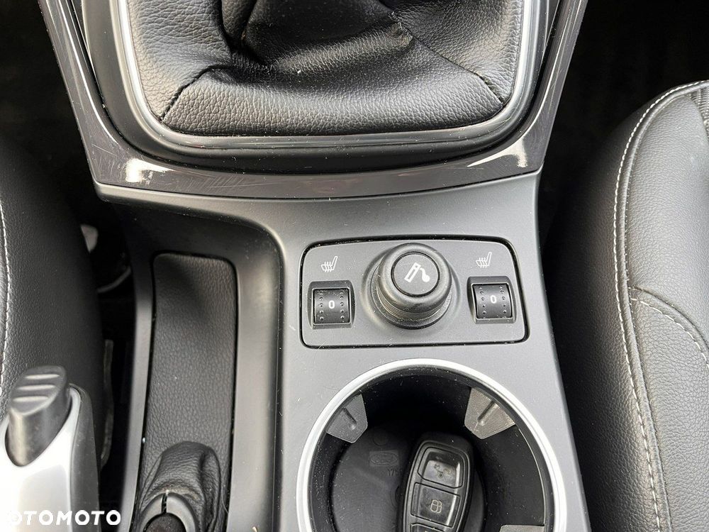 Ford Kuga 1.6 EcoBoost 2x4 Titanium - 18