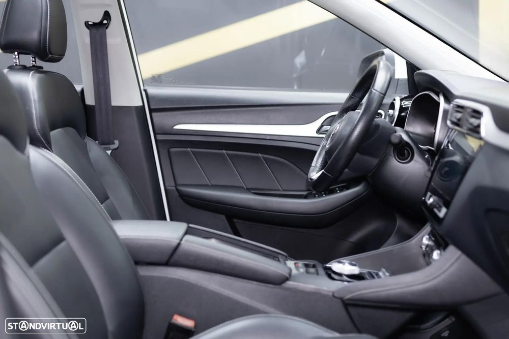 MG ZS EV 44.5 kWh Luxury - 24