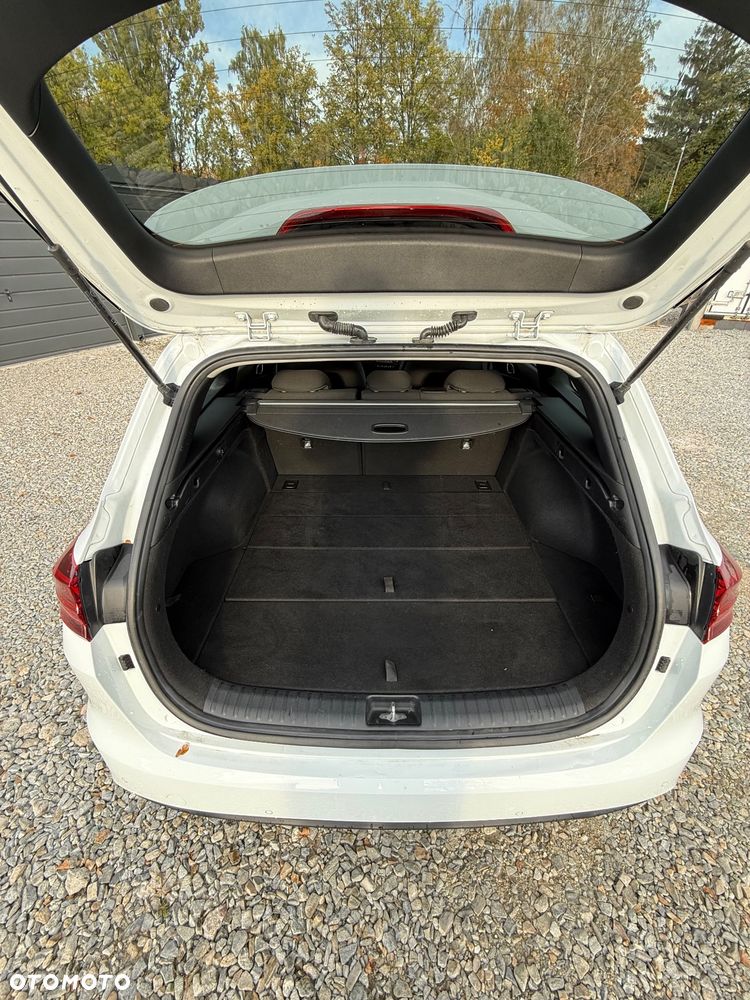 Kia Ceed 1.6 CRDi (48V Mild-Hybrid) Platinum - 17