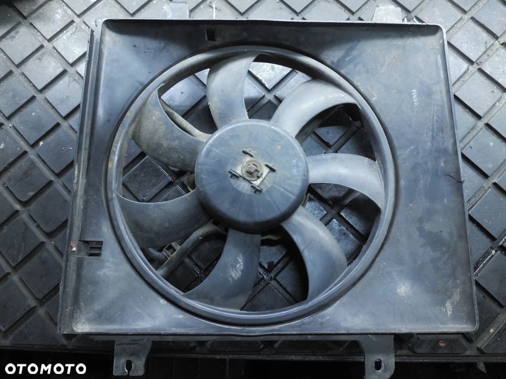 WENTYLATOR CHŁODNICY HYUNDAI MATRIX GPB F 00S 3A2 190 POSIADAM 2 SZTUKI - 1