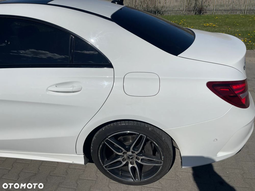 Mercedes-Benz CLA 220 4-Matic AMG Line - 3