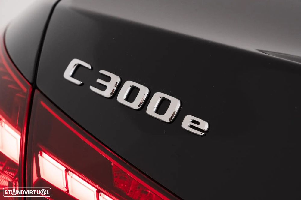 Mercedes-Benz C 300 e AMG Line - 16