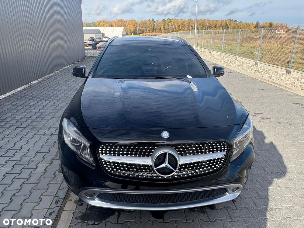 Mercedes-Benz GLA 250 4Matic 7G-DCT - 4
