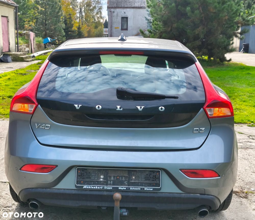 Volvo V40 - 40