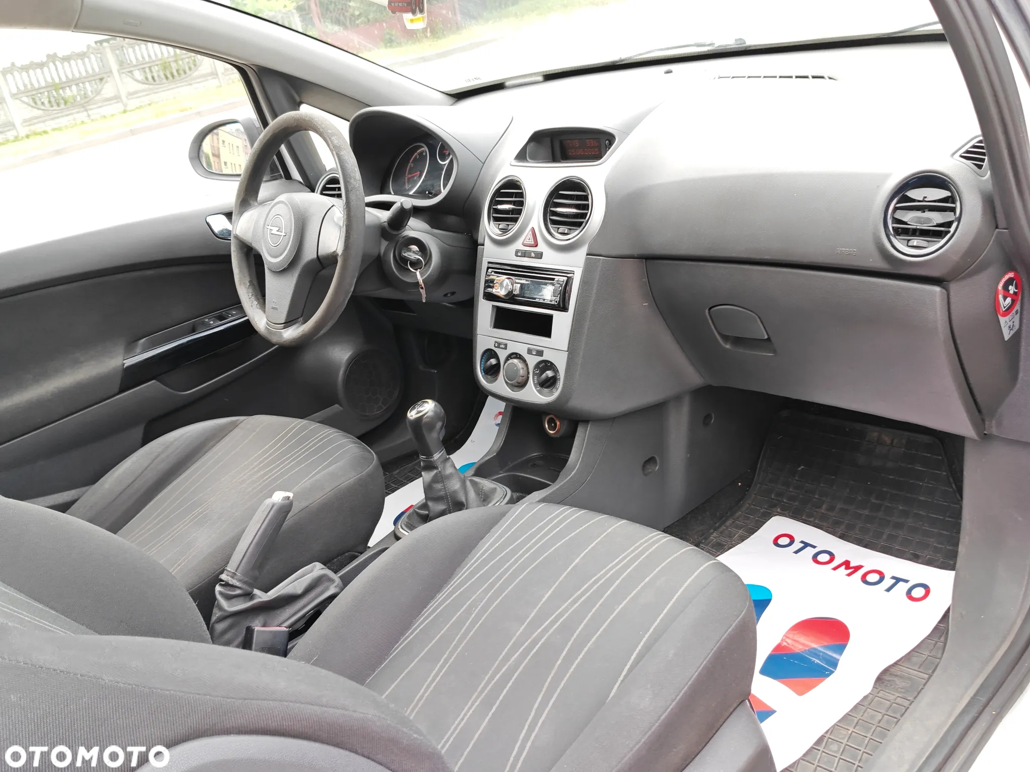 Opel Corsa 1.2 16V Cosmo - 18