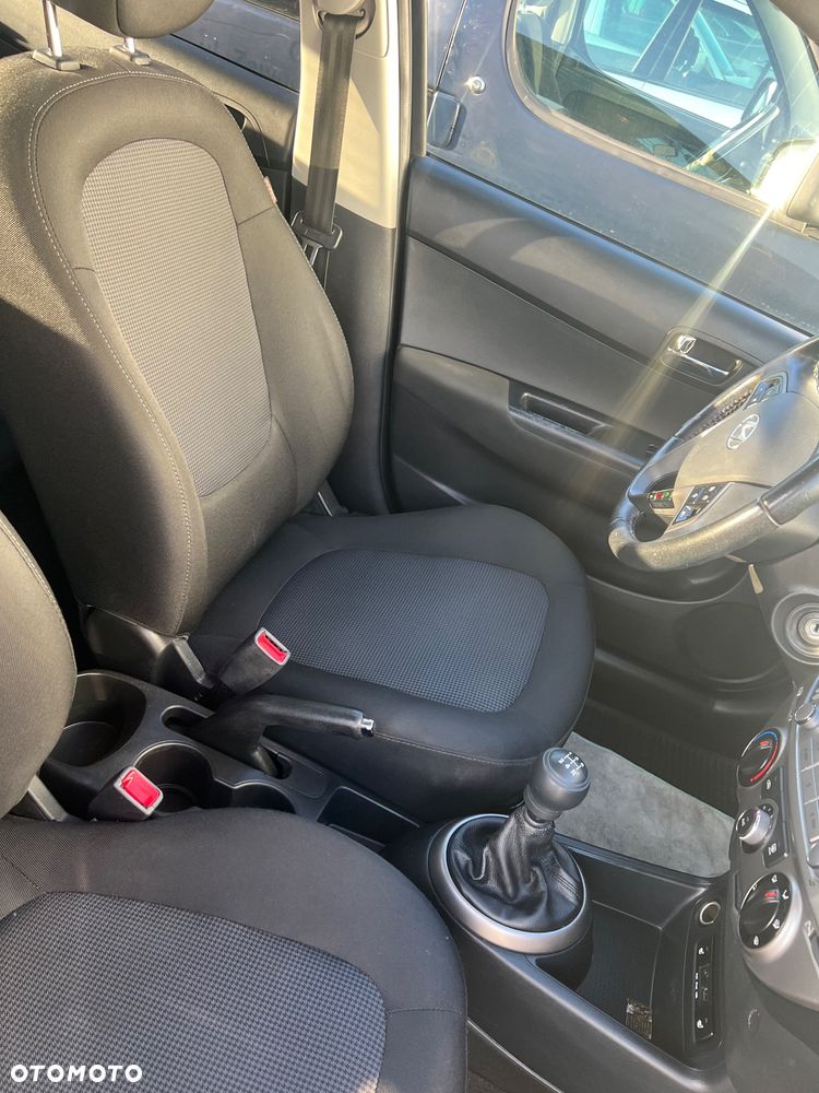 Hyundai i20 1.2 Fifa World Cup Edition - 12