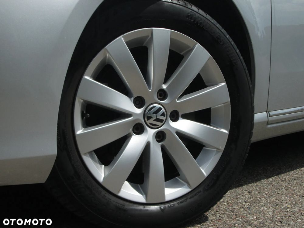 Volkswagen Passat 2.0 TDI DPF BlueMotion Technology Comfortline - 13