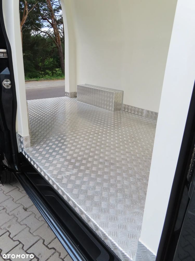 Mercedes-Benz Sprinter 4x4 319 CDI V6 3.0 CDI 190 KM Automat 7G-Tronic Chłodnia -30*C Agregat Chłodniczy Rozstaw Osi 3665 mm Ładowność 1067 Kg WZMACNIANY Przebieg 10 Tys Km Jedyny Taki UNIKAT Stan NOWY Jak Z Fabryki POLECAM - 28