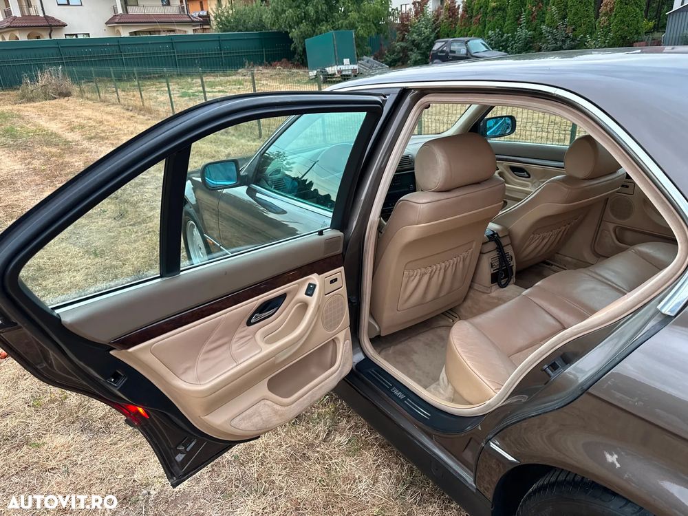 BMW Seria 7 - 11