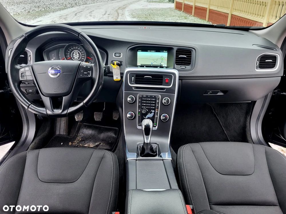 Volvo S60 D2 Momentum - 11