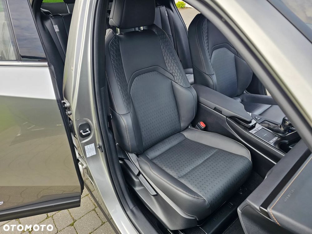 Lexus UX - 13