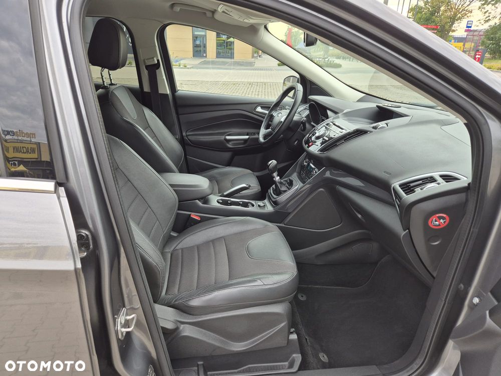 Ford Kuga 2.0 TDCi 4x4 Titanium - 35