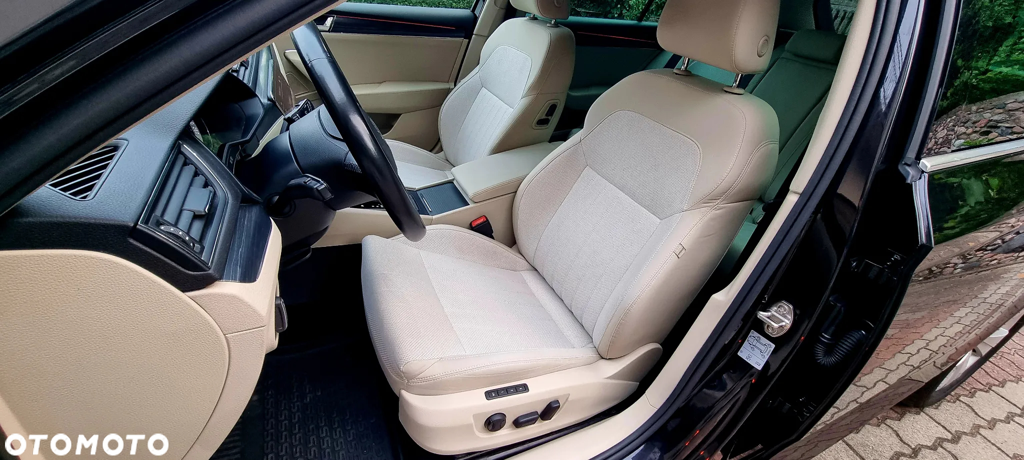 Skoda Superb 2.0 TDI SCR Style DSG - 29